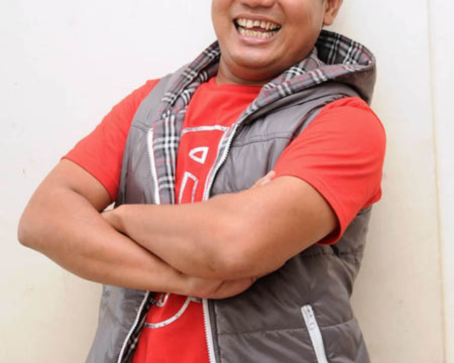 Biografi Komedian Aziz Gagap: Perjalanan Hidup dan Kariernya